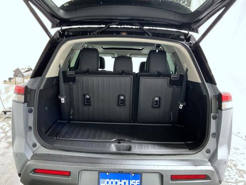 New 2026 Nissan Pathfinder Platinum AWD/4WD image 9
