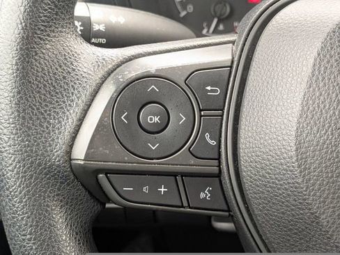 Used 2022 Toyota Corolla LE image 23