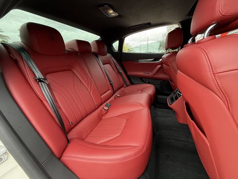 Used 2022 Maserati Quattroporte Modena Q4 image 15