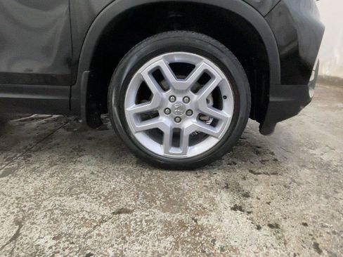 Certified 2025 Honda Passport EX-L image 18