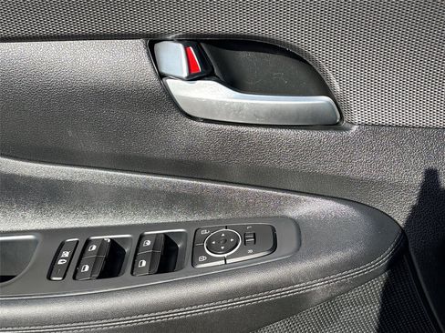 Used 2019 Hyundai Santa Fe SE image 17