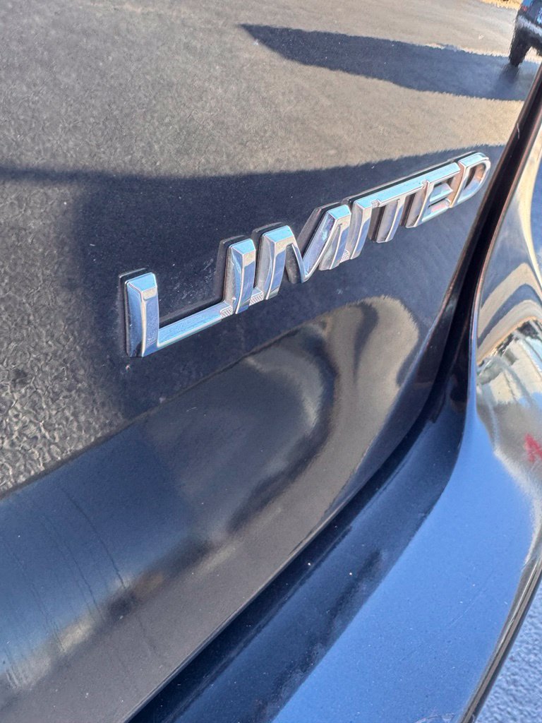 Used 2019 Chrysler Pacifica Limited FWD image 9
