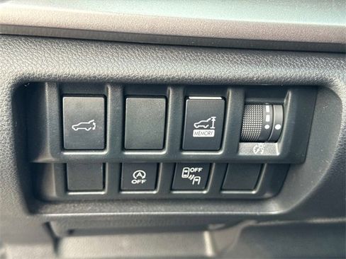 Used 2019 Subaru Forester Premium image 29