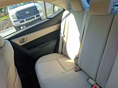 Used 2014 Toyota Corolla LE image 17