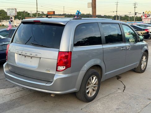 Used 2018 Dodge Grand Caravan SXT FWD image 5