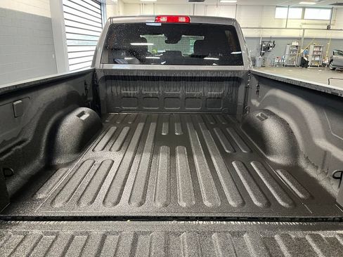 Used 2025 RAM 2500 Big Horn AWD/4WD image 12