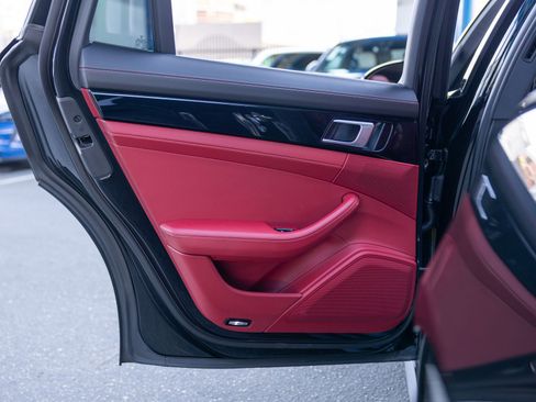 Certified 2020 Porsche Panamera image 42
