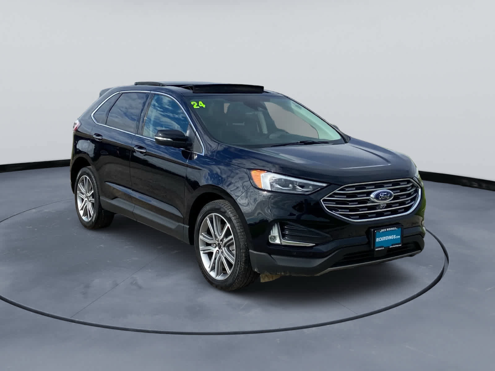 Used 2024 Ford Edge Titanium w/ Equipment Group 301A AWD/4WD image 7