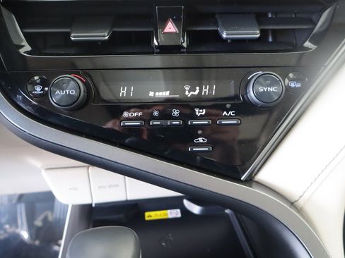 Used 2023 Toyota Camry XLE w/ Navigation Package image 17