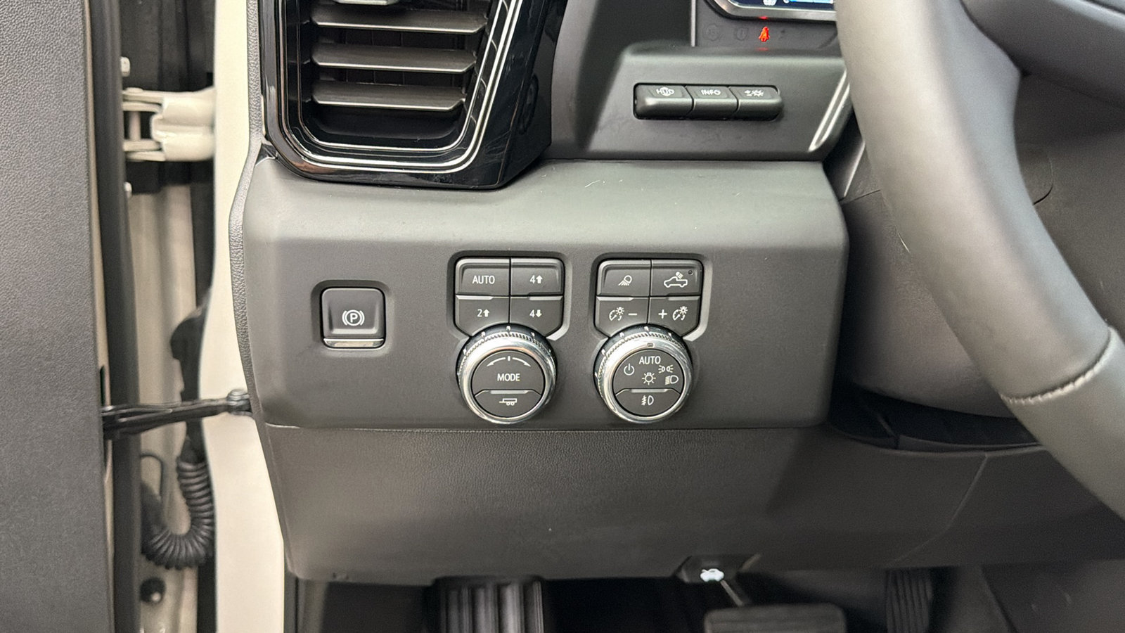 Used 2026 GMC Sierra 1500 AT4 w/ AT4 Premium Package AWD/4WD image 24