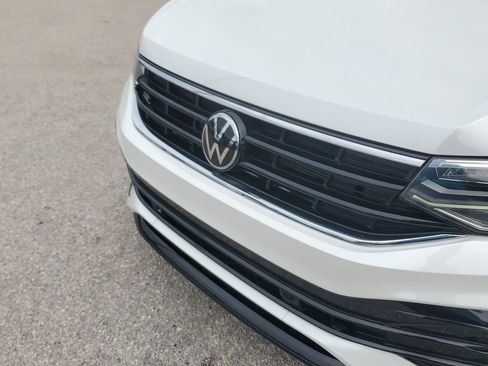Certified 2023 Volkswagen Tiguan SE R-Line FWD image 11
