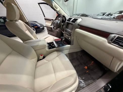 Used 2017 Lexus GX 460 Premium AWD/4WD image 34