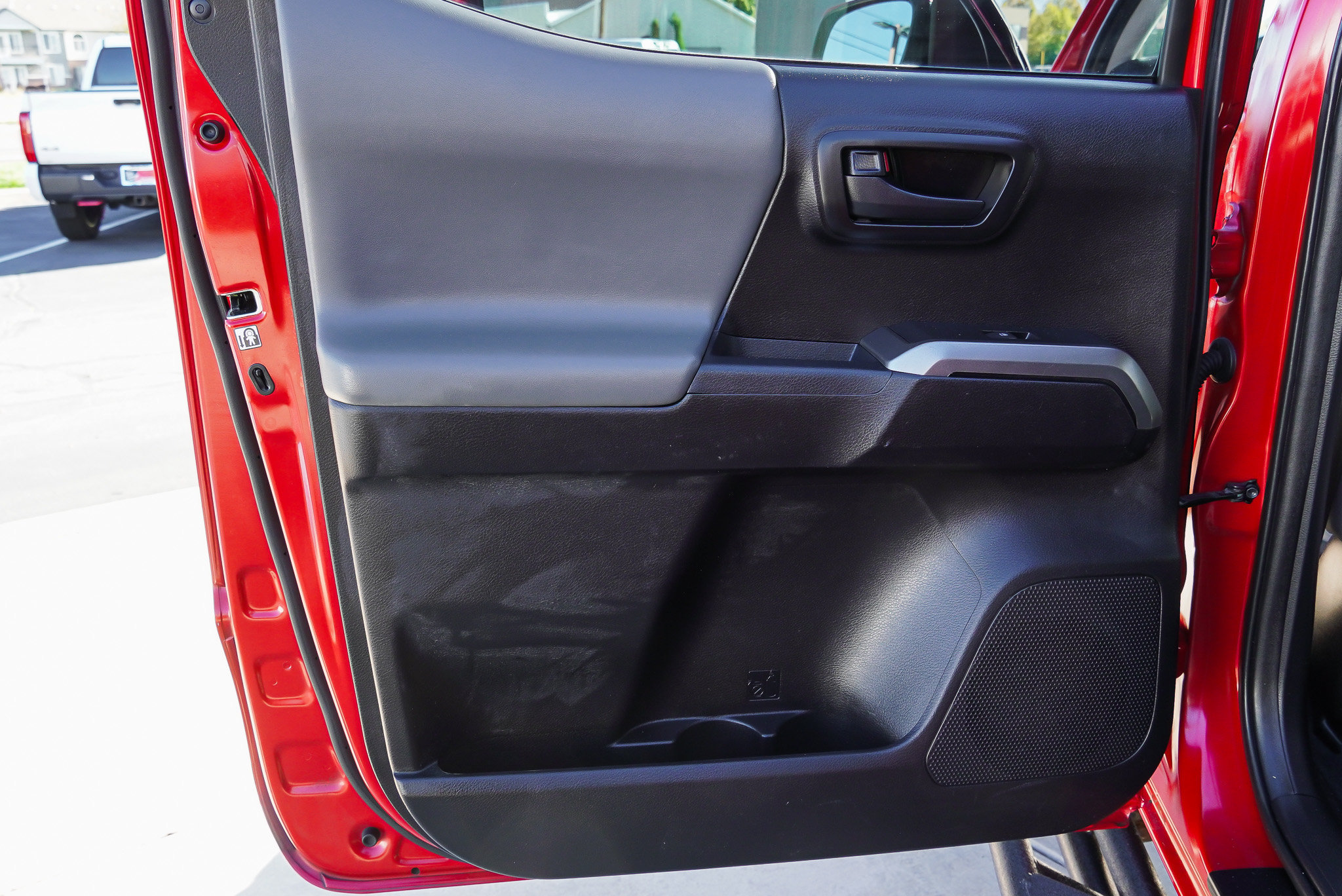Used 2019 Toyota Tacoma SR5 AWD/4WD image 24