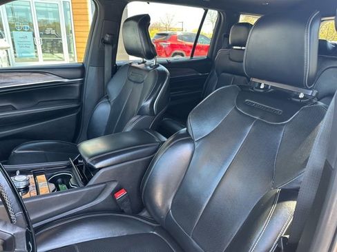 Used 2022 Jeep Grand Cherokee L Overland w/ Advanced Protech Group III AWD/4WD image 24