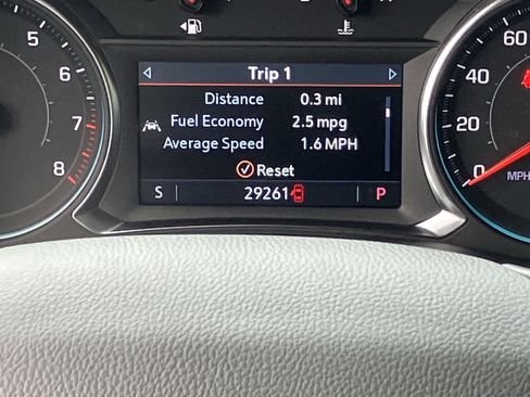 Used 2023 Chevrolet Traverse LT image 24