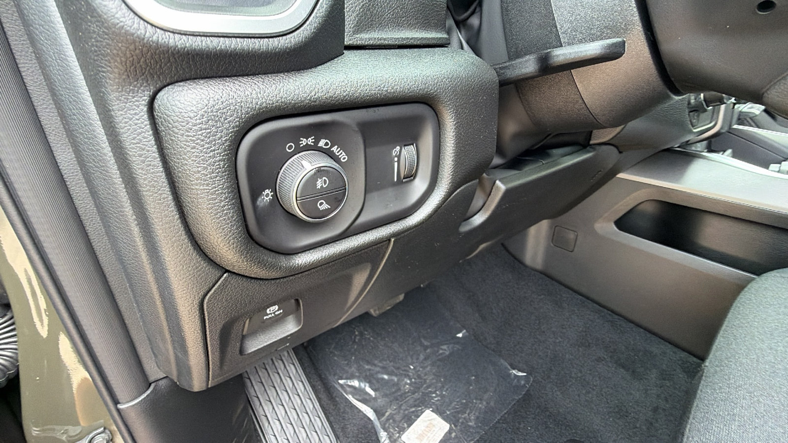 New 2026 RAM 1500 Express AWD/4WD image 22