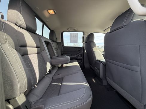 Used 2025 Nissan Frontier SV w/ SV Convenience Package image 31