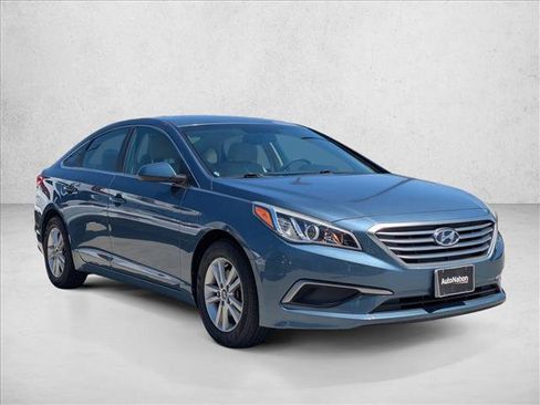 Used 2017 Hyundai Sonata SE FWD image 3