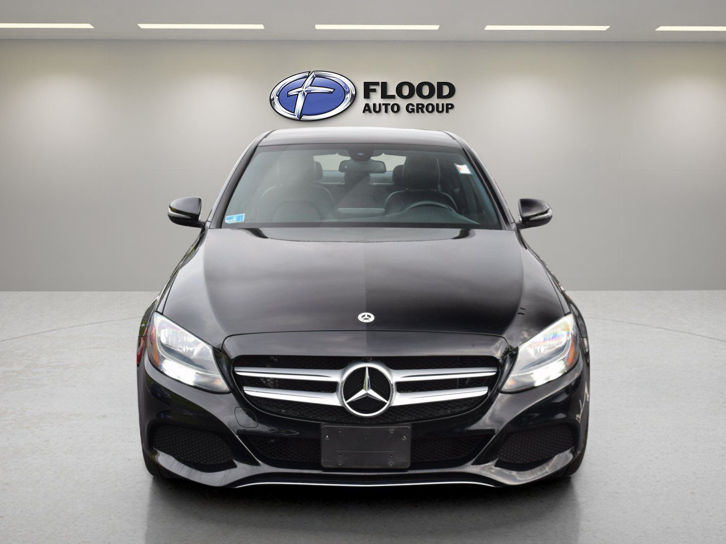Used 2018 Mercedes-Benz C 300 4MATIC Sedan image 2
