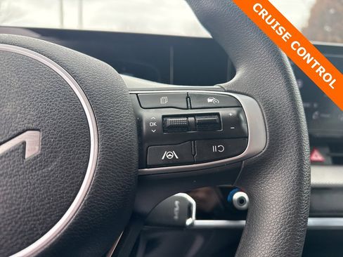 Used 2023 Kia Sportage LX image 8