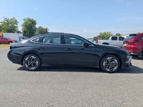 New 2026 Hyundai Sonata SEL FWD image 3