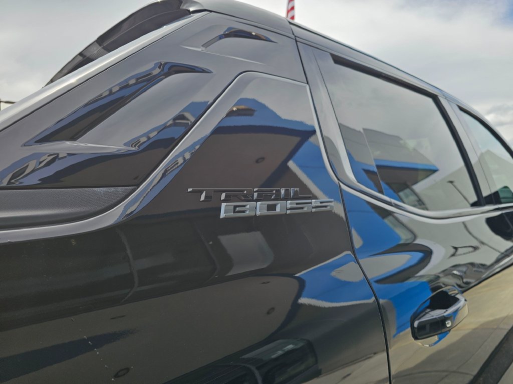 Used 2026 Chevrolet Silverado EV Trail Boss AWD/4WD image 16