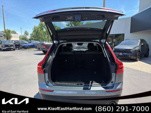 Used 2021 Volvo XC60 T5 Momentum AWD/4WD image 15