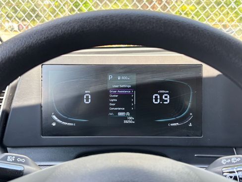 Used 2025 Kia Sportage LX FWD image 39