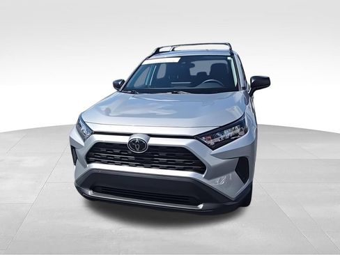 Used 2021 Toyota RAV4 LE FWD image 3