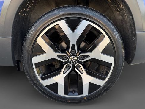 Used 2022 Volkswagen Taos SEL AWD/4WD image 11