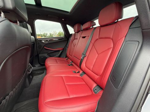 Used 2024 Porsche Macan S AWD/4WD image 21