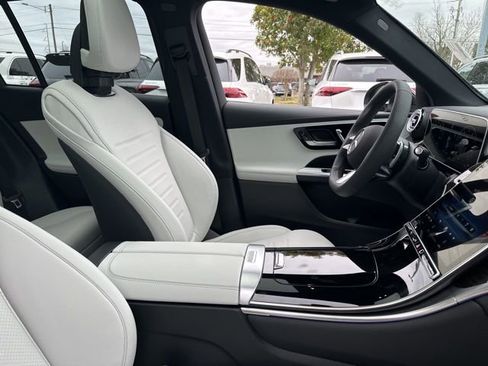 New 2026 Mercedes-Benz GLC 300 4MATIC image 32