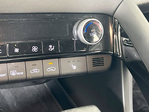 Used 2023 Hyundai Elantra SEL w/ Convenience Package FWD image 20