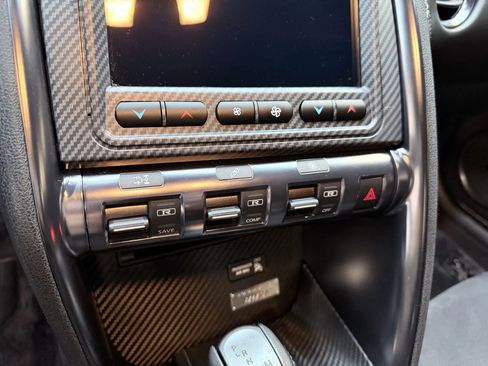 Used 2015 Nissan GT-R Premium image 23