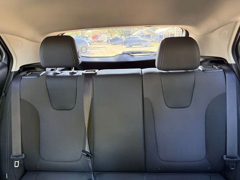 Used 2025 Buick Encore GX Preferred image 32