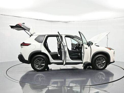 Used 2021 Nissan Rogue S image 46