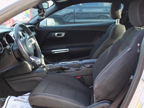Used 2017 Ford Mustang Coupe image 12