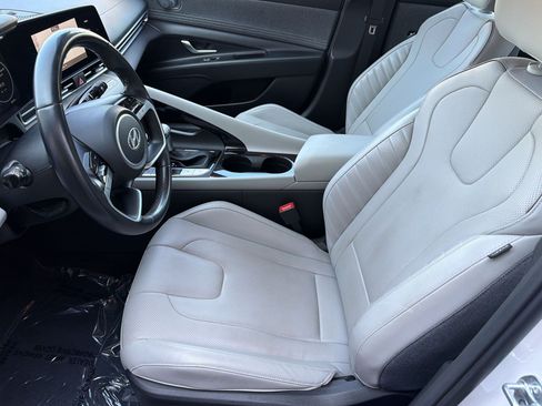 Used 2023 Hyundai Elantra Limited w/ Cargo Package FWD image 5