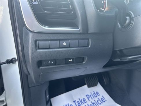 Certified 2023 Nissan Rogue SV w/ SV Premium Package image 17