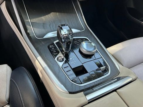 Used 2021 BMW X7 M50i AWD/4WD image 31