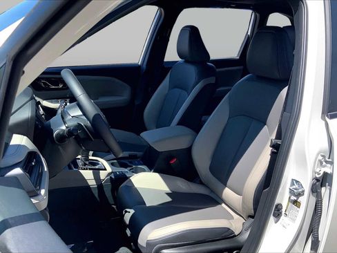 Used 2025 Subaru Forester Limited AWD/4WD image 9