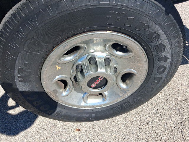 Used 2005 GMC Sierra 2500 W/T RWD image 17