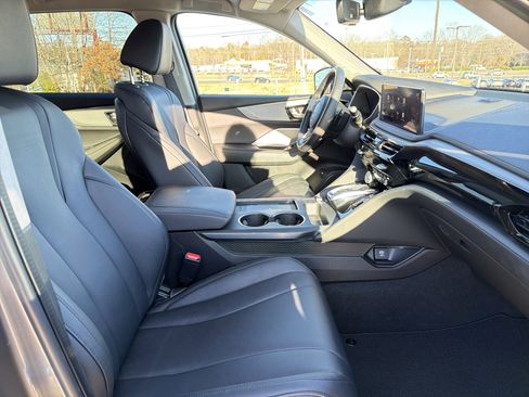 Used 2025 Acura MDX SH-AWD image 34
