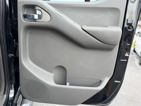 Used 2009 Nissan Frontier SE w/ SE Value Truck Pkg RWD image 17