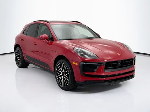 Certified 2025 Porsche Macan AWD/4WD image 9