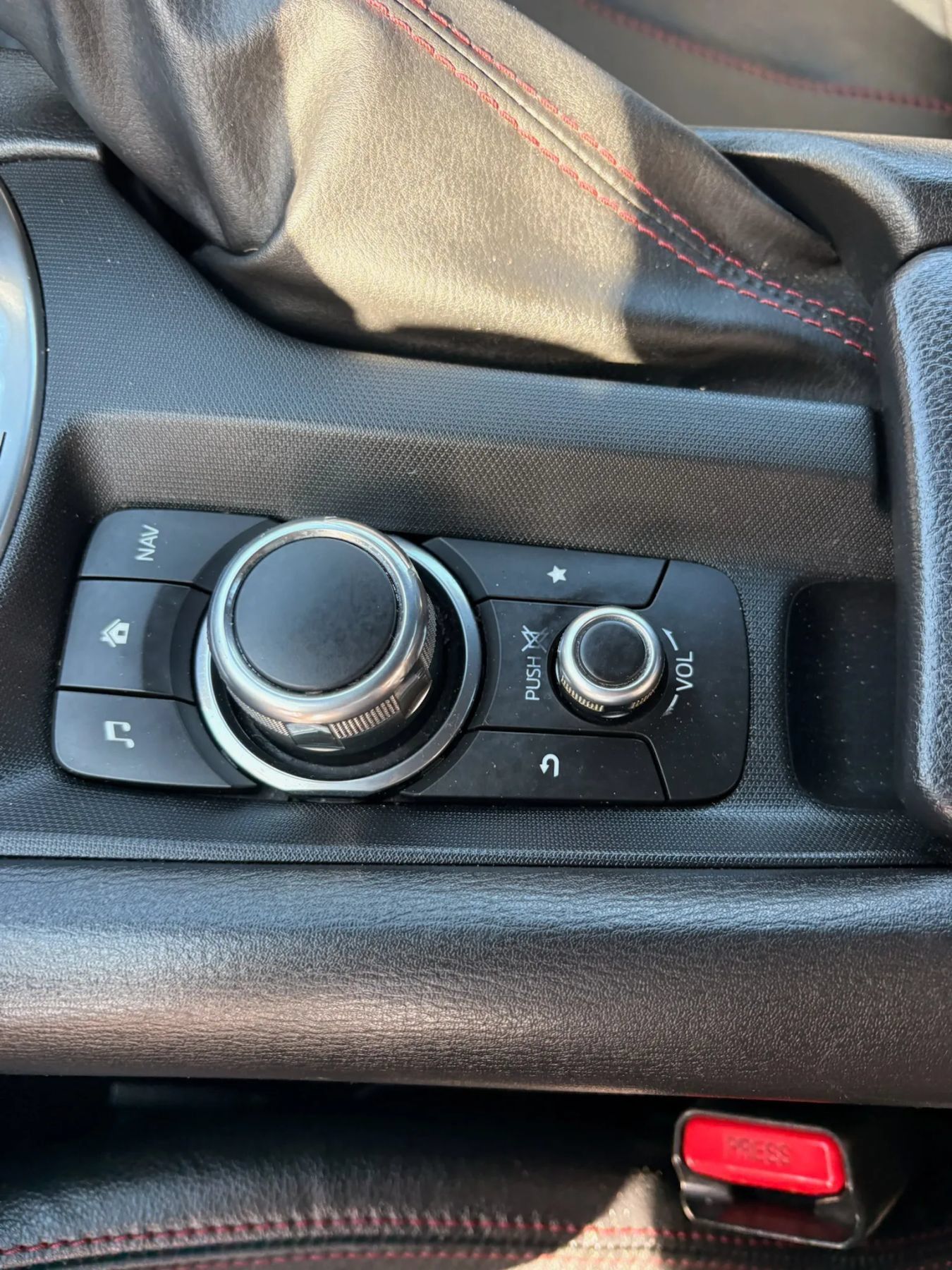 Used 2016 MAZDA MX-5 Miata Grand Touring RWD image 22
