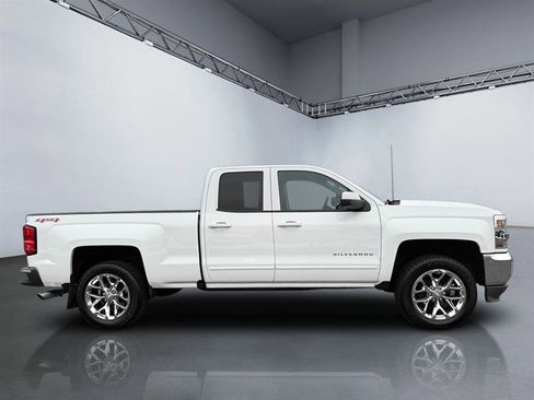 Used 2017 Chevrolet Silverado 1500 LT w/ All Star Edition image 3