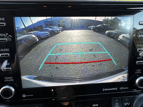 Used 2022 Toyota Highlander XLE image 26