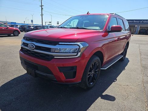 Used 2022 Ford Expedition XLT image 1