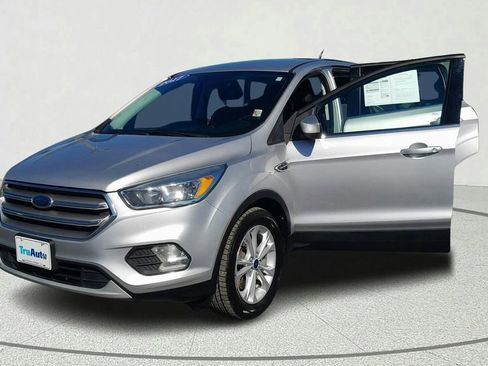Used 2017 Ford Escape SE image 10